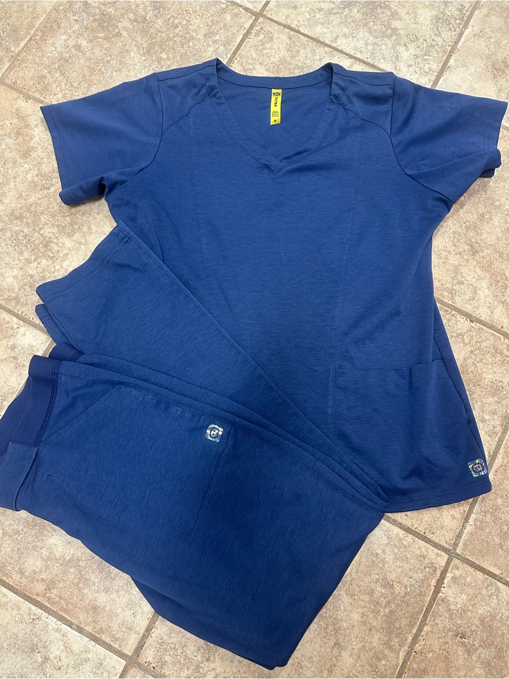 WonderWink Women's Short Sleeve V-Neck Tee in Navy Blue size medium